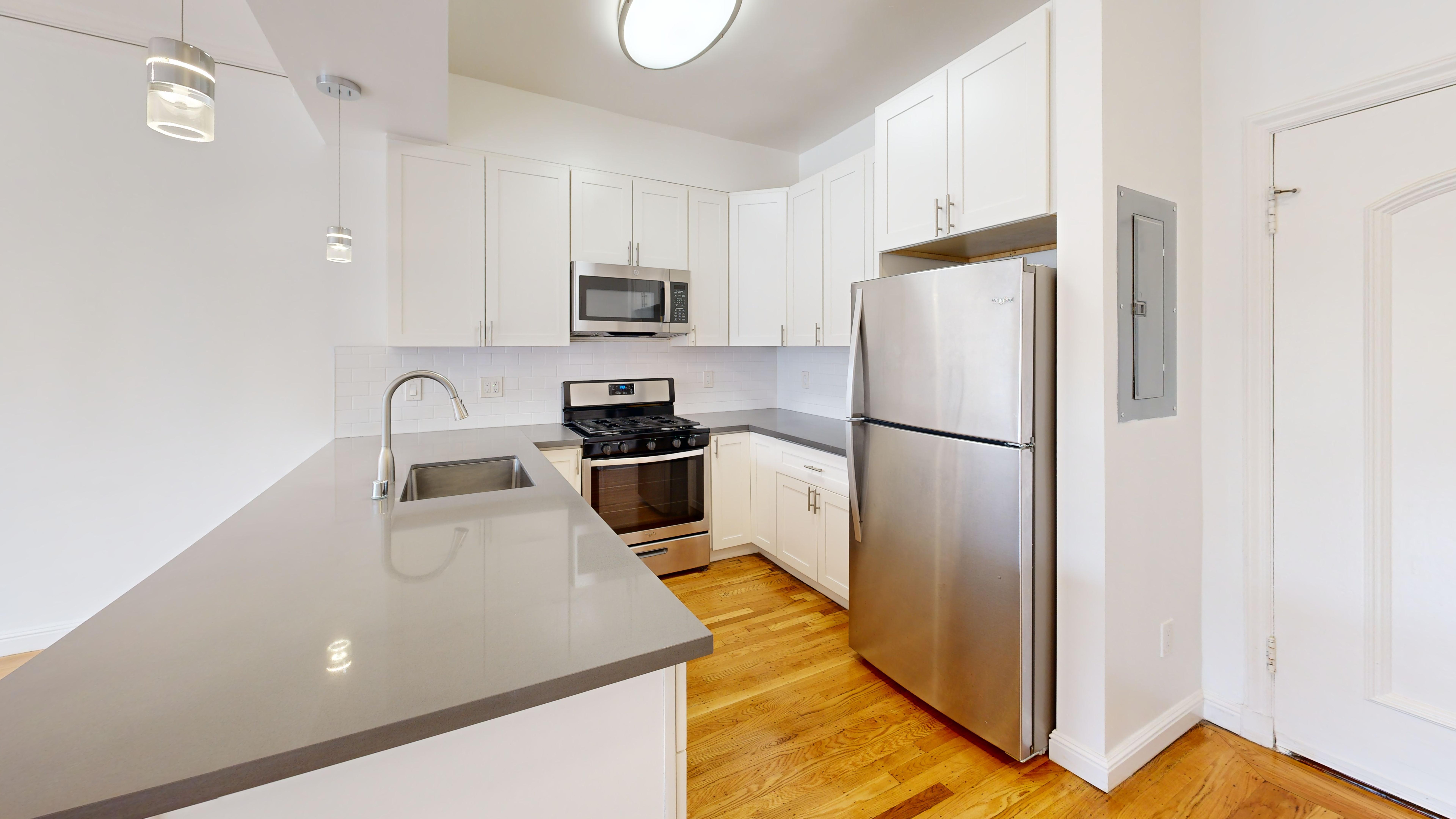 1755 Van Ness Ave photo 3